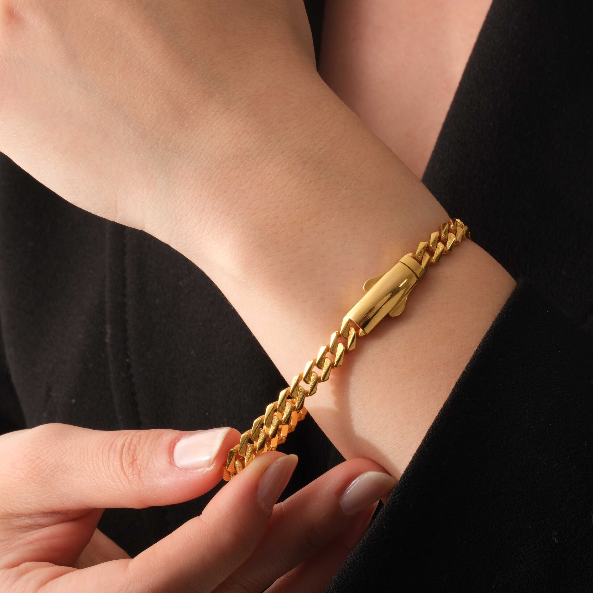 22 AYAR GURMET BİLEKLİK